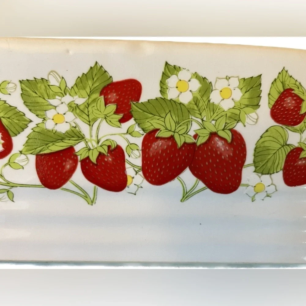 🎁 Vintage Action Strawberry Stoneware Cookware